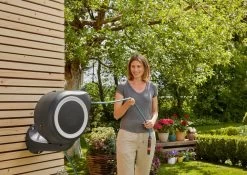 GARDENA Wandslangenbox 15 RollUp S Wit 7 GARDENA Wandslangenbox 15 RollUp S Wit -Tuingereedschaps Winkel gardena wandslangenbox 15 rollup s wit 1619704856 1 l